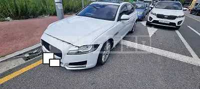 Photo 1 of 23: 2017 Jaguar XF 20d, VIN SAJBA4BN7HCY44862 — Korean insurance auction