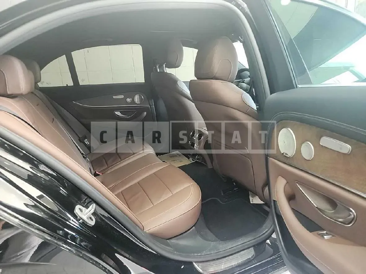 Photo 2 of 29: 2021 Mercedes-Benz E300 e 4Matic — Korean insurance auction
