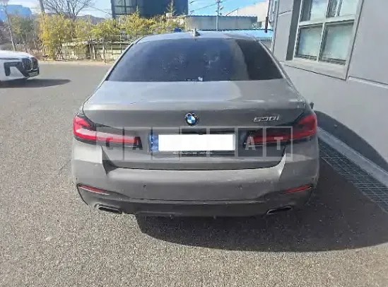 Photo 2 of 23: 2021 BMW 530i — Korean insurance auction