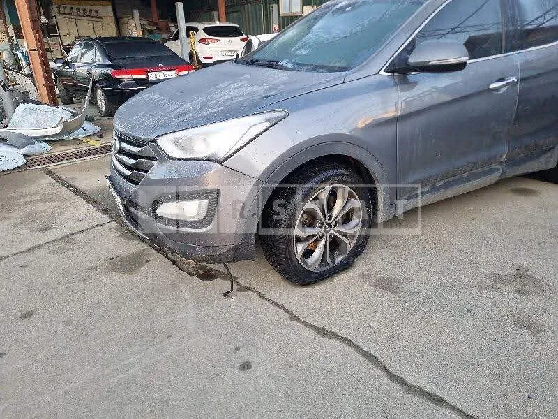 Photo 2 of 27: 2015 Hyundai Santa Fe, VIN KMHSW81UBFU507994 — Korean insurance auction
