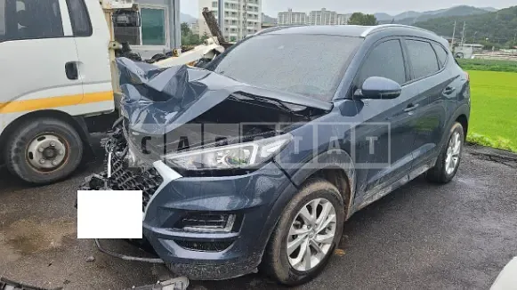 Photo 2 of 14: 2019 Hyundai Tucson, VIN KMHJ3817GKU928739 — Korean insurance auction