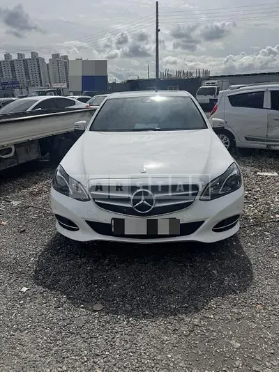 Photo 1 of 13: 2016 Mercedes-Benz E220 BlueTec, VIN WDDHF0AB8GB324951 — Korean insurance auction