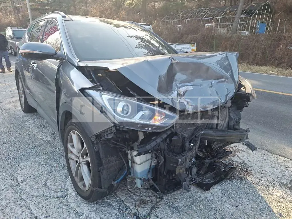 Photo 2 of 10: 2015 Hyundai Santa Fe DM 4WD — Korean insurance auction
