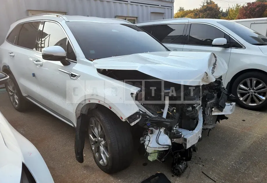 Photo 2 of 5: 2021 Kia Sorento, VIN KNARF81BGMA102204 — Korean insurance auction