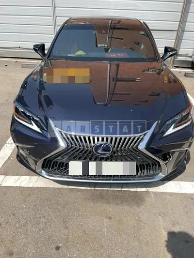 Photo 1 of 24: 2020 Lexus ES300h, VIN JTHB21B13L2083185 — Korean insurance auction