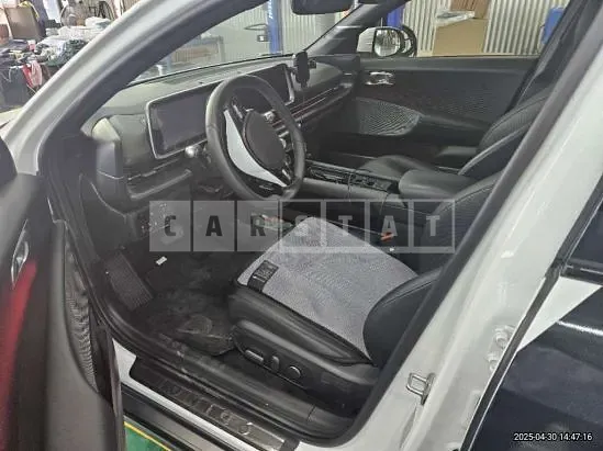 Photo 2 of 15: 2025 Hyundai IONIQ 6, VIN KMHM341AFSA078831 — Korean insurance auction