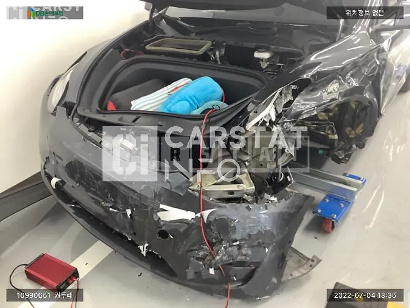 Photo 2 of 11: 2021 Tesla Model Y Long Range, VIN 5YJYGDEE9MF225664 — Korean insurance auction