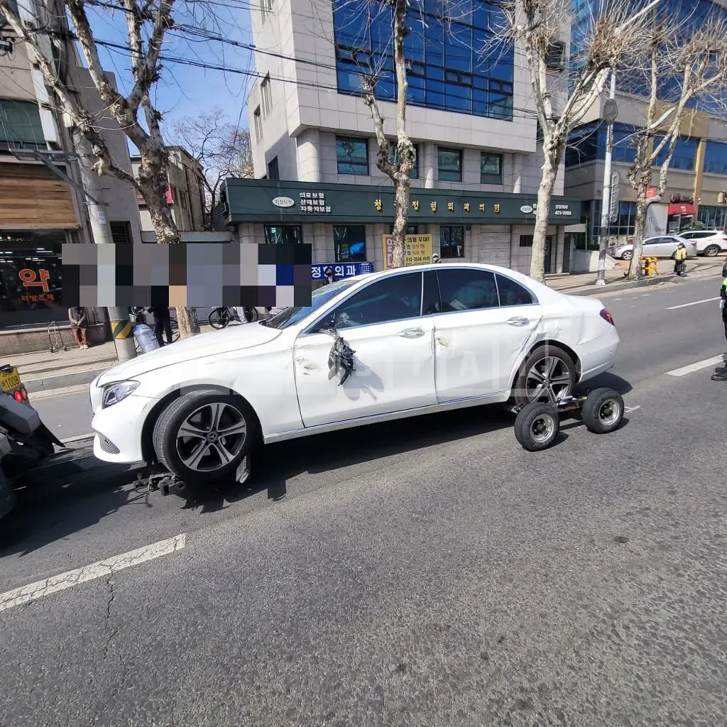Photo 2 of 15: 2019 Mercedes-Benz E 300 avantgarde(2018.10.1～) — Korean insurance auction