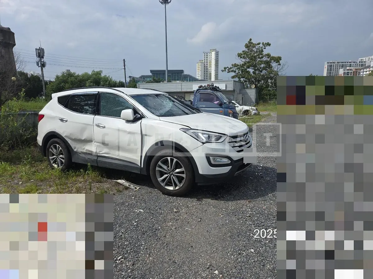 Photo 2 of 5: 2015 Hyundai Santa Fe DM Diesel 2.0 4WD — Korean insurance auction