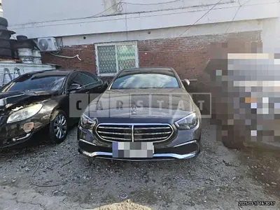 Photo 1 of 30: 2021 Mercedes-Benz E220 d 4Matic — Korean insurance auction
