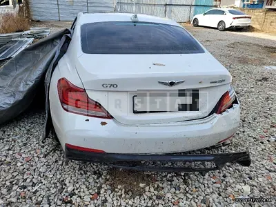 Photo 1 of 30: 2019 Genesis G70 2.0T (AWD) — Korean insurance auction