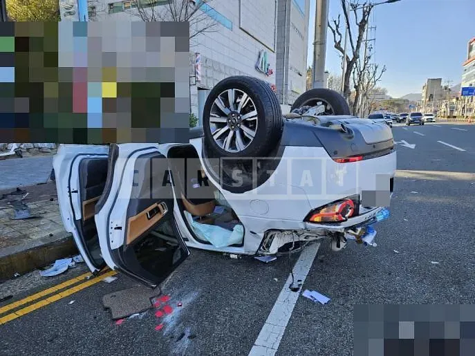Photo 2 of 6: 2018 Land Rover Discovery Sport 2.0d — Korean insurance auction