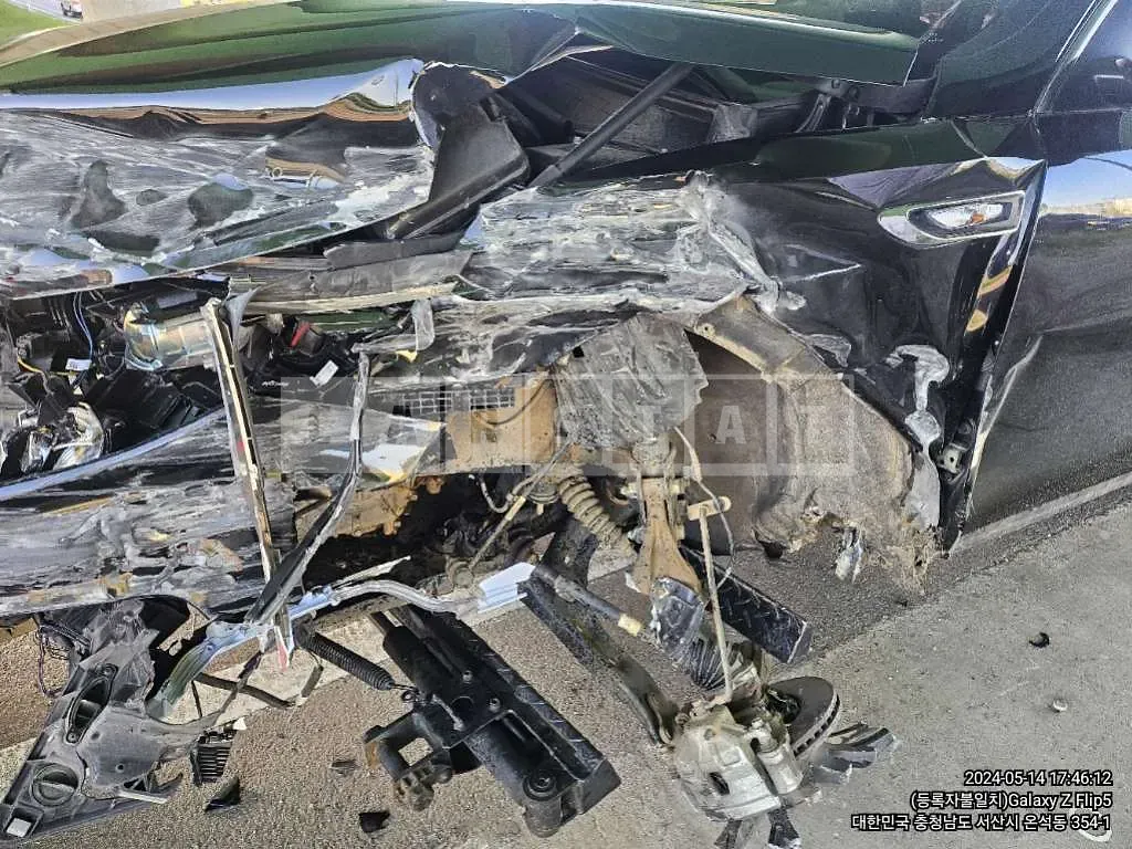 Photo 2 of 18: 2019 Kia K5 — Korean insurance auction