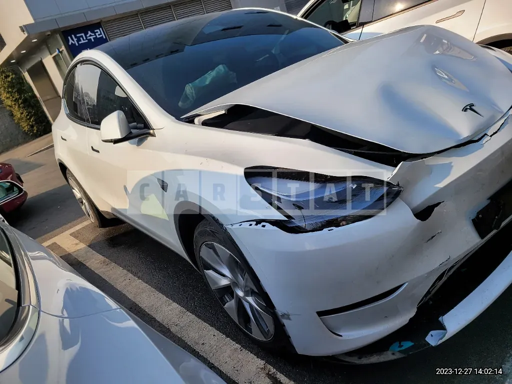 Photo 2 of 8: 2023 Tesla Model Y RWD, VIN LRWYGCFS0PC101635 — Korean insurance auction