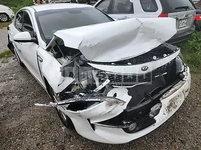 Photo 1 of 24: 2016 Kia K5, VIN KNAGT411BGA098405 — Korean insurance auction