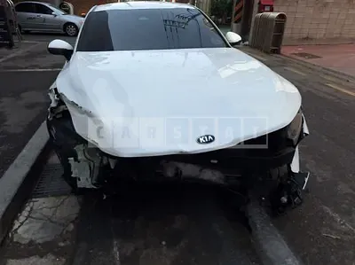 Photo 1 of 7: 2021 Kia K5 — Korean insurance auction