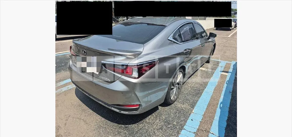 Photo 2 of 12: 2019 Lexus ES300h — Korean insurance auction