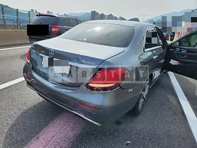 Photo 1 of 13: 2019 Mercedes-Benz E300 4Matic, VIN WDDZF4KBXKA663154 — Korean insurance auction