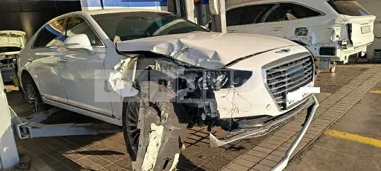 Photo 2 of 11: 2017 Hyundai EQ900, VIN KMHG541HDHU026134 — Korean insurance auction