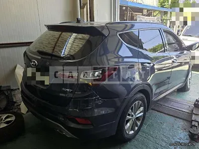 Photo 1 of 7: 2016 Hyundai Santa Fe DM — Korean insurance auction