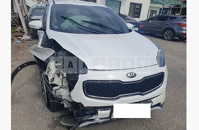 Photo 1 of 17: 2016 Kia Sportage — Korean insurance auction