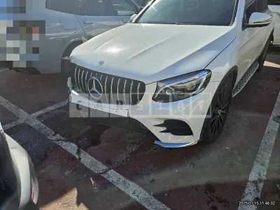 Photo 1 of 24: 2019 Mercedes-Benz GLC300 4Matic — Korean insurance auction
