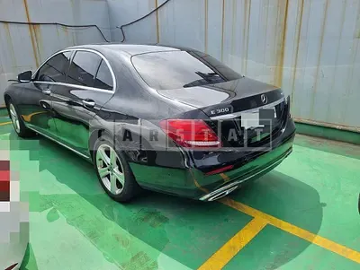 Photo 1 of 19: 2018 Mercedes-Benz E220 d, VIN WDDZF0EB0JA428409 — Korean insurance auction