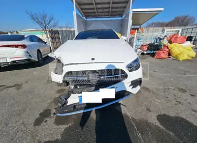 Photo 1 of 50: 2022 Mercedes-Benz E 350 4Matic — Korean insurance auction