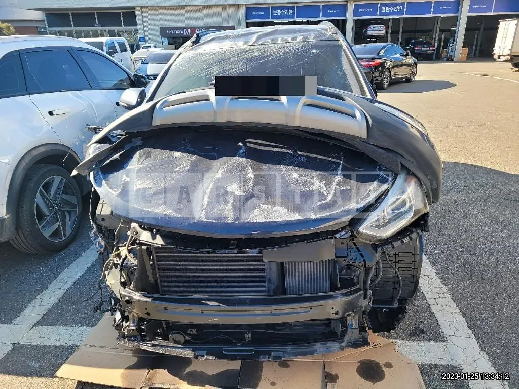 Photo 2 of 8: 2014 Hyundai Santa Fe, VIN KMHSW81UBFU326529 — Korean insurance auction