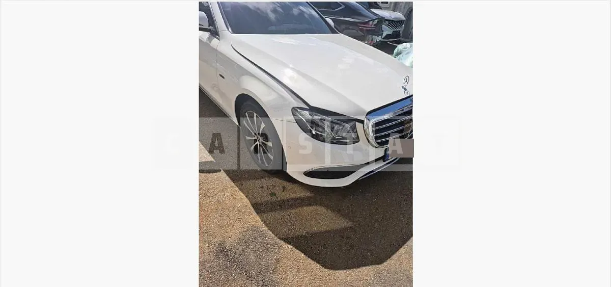 Photo 2 of 39: 2020 Mercedes-Benz E300 e 4Matic — Korean insurance auction