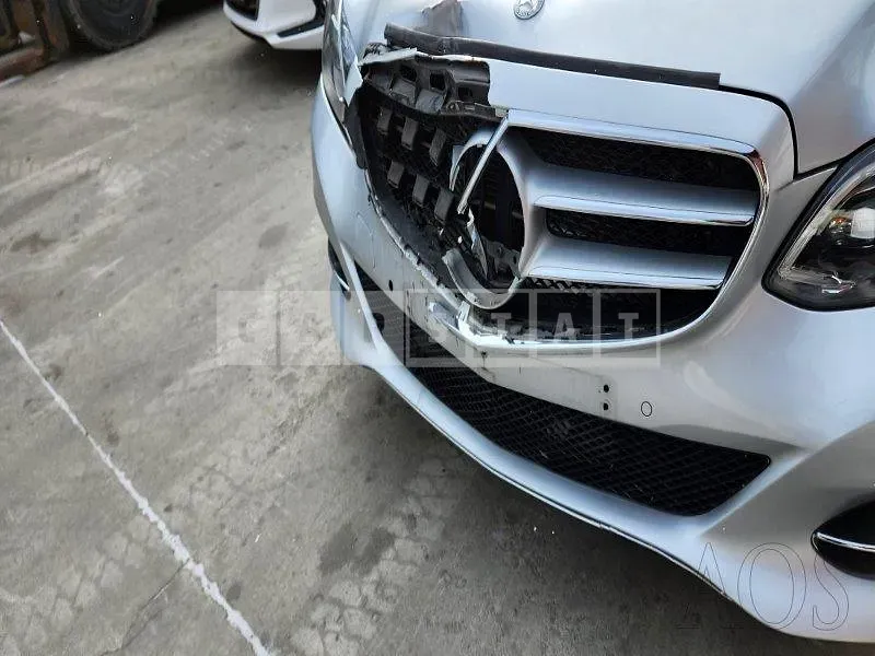 Photo 2 of 17: 2015 Mercedes-Benz E220 CDI, VIN WDDHF0CBXFB100088 — Korean insurance auction