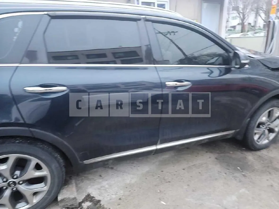 Photo 2 of 25: 2017 Kia Sorento 4WD, VIN KNAPH81BDHA337333 — Korean insurance auction