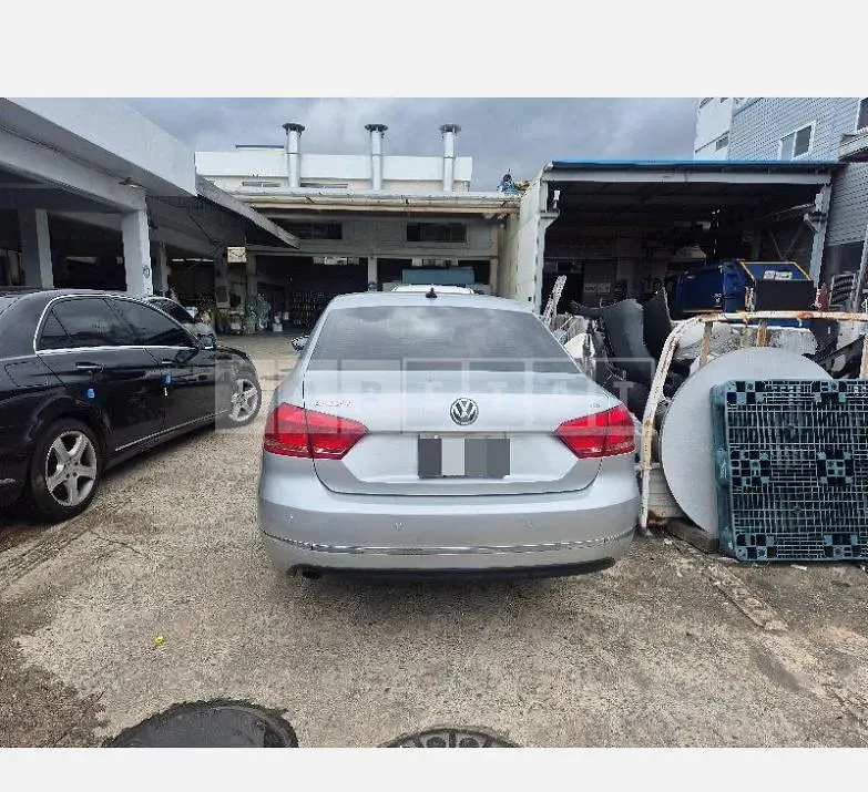 Photo 2 of 13: 2015 Volkswagen Passat 2.0 TDI — Korean insurance auction