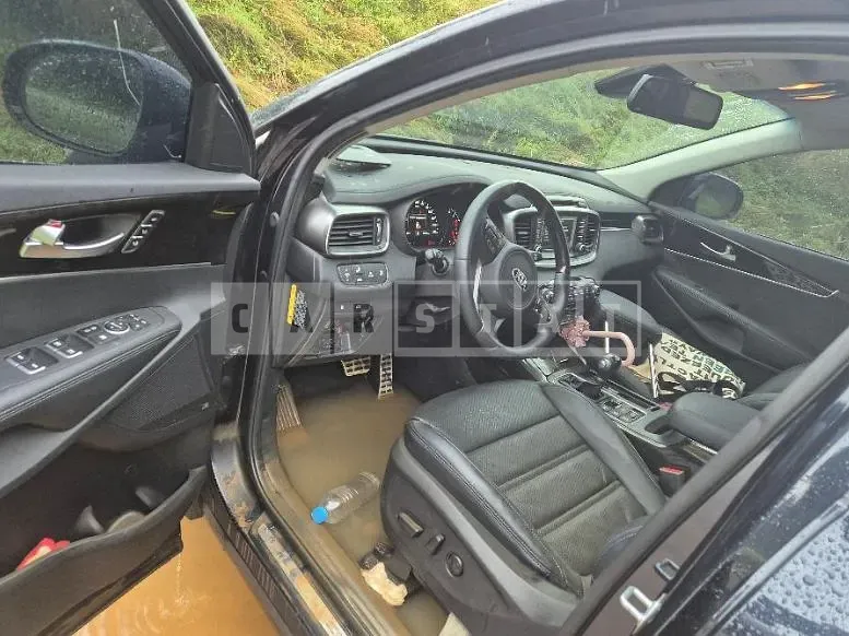 Photo 2 of 5: 2016 Kia Sorento 2.2 — Korean insurance auction