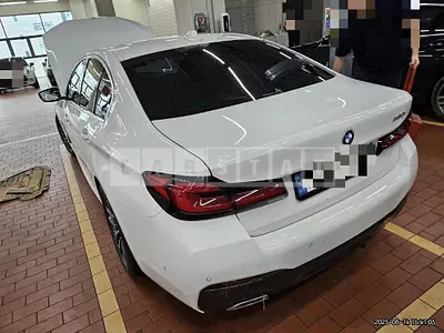 Photo 1 of 39: 2021 BMW 520i — Korean insurance auction