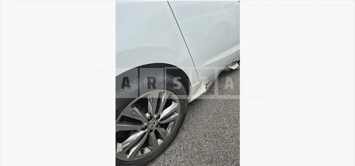 Photo 2 of 63: 2017 Kia Carnivals — Korean insurance auction