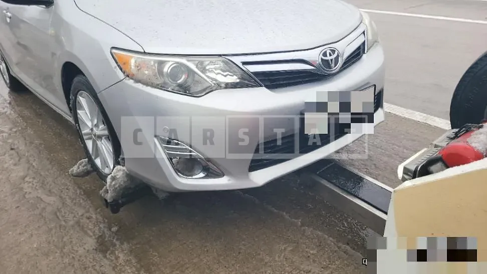 Photo 3 of 3: 2014 Toyota Camry — Korean insurance auction
