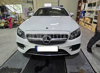 Photo 1 of 13: 2018 Mercedes-Benz E220d Cabriolet — Korean insurance auction
