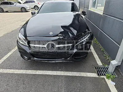 Photo 1 of 17: 2018 Mercedes-Benz C200 d — Korean insurance auction