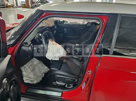 Photo 2 of 21: 2022 MINI Cooper Five-Door — Korean insurance auction