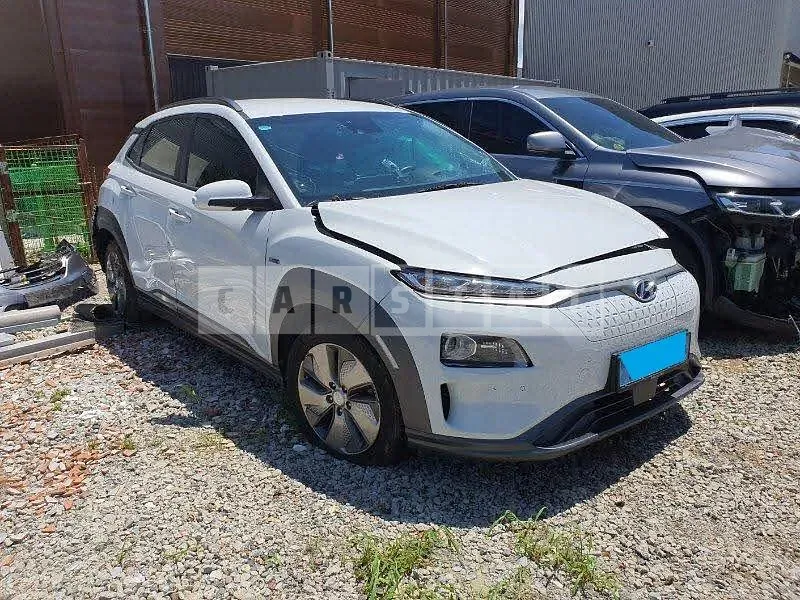 Photo 2 of 43: 2019 Hyundai Kona Electric, VIN KMHK381GFKU031961 — Korean insurance auction