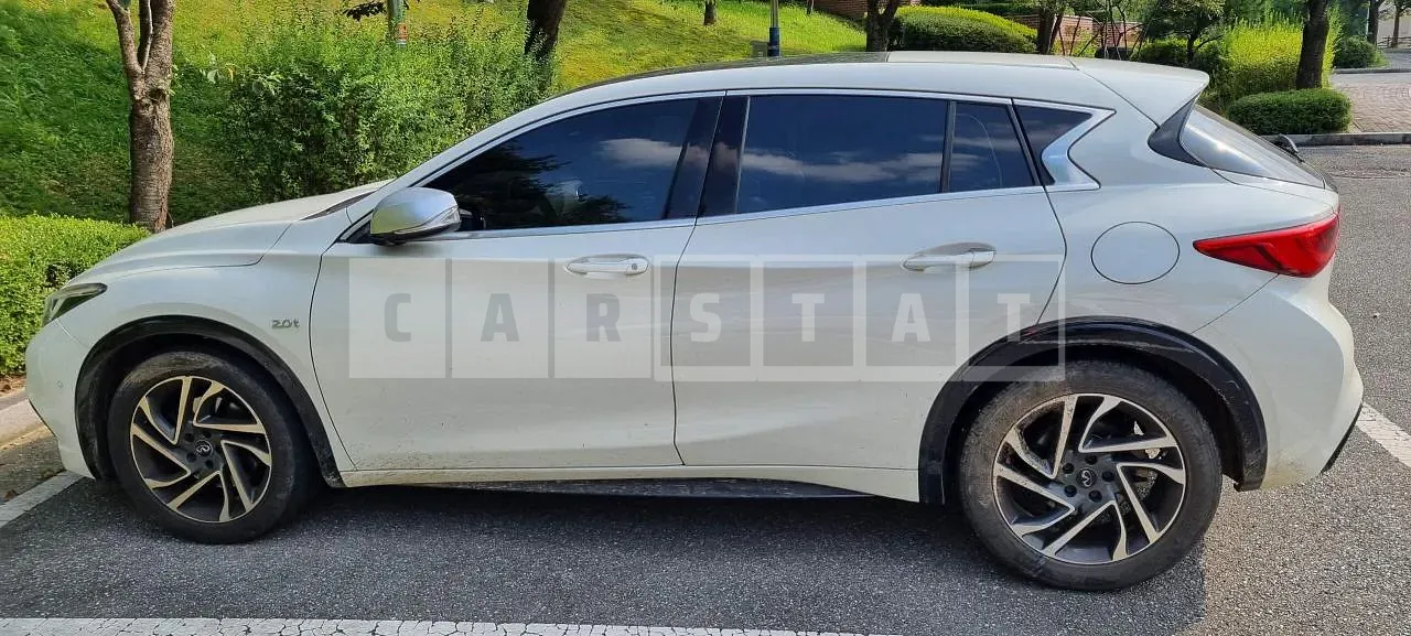 Photo 3 of 3: 2018 Infiniti Q30, VIN SJKCH53E4KA007893 — Korean insurance auction