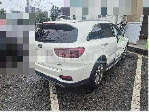 Photo 2 of 20: 2019 Kia Sorento, VIN KNAPH81BBLA590951 — Korean insurance auction