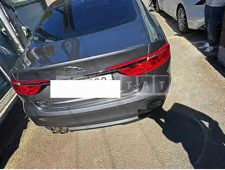 Photo 2 of 7: 2017 Jaguar XF 20d — Korean insurance auction