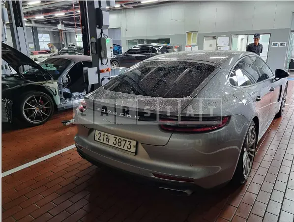 Photo 2 of 11: 2018 Porsche Panamera 4, VIN WP0AA2972JL115728 — Korean insurance auction