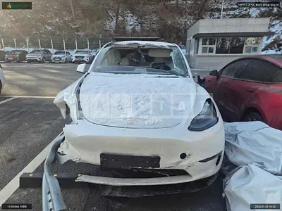 Photo 1 of 13: 2024 Tesla Model Y Long Range, VIN LRWYGCEKXRC698569 — Korean insurance auction