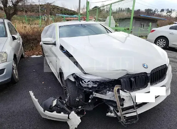 Photo 2 of 30: 2020 BMW 530i M Sport Package, VIN WBAJR510XLWW54945 — Korean insurance auction
