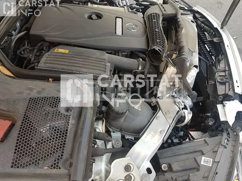 Photo 2 of 31: 2018 Mercedes-Benz E200, VIN WDDZF4CB1JA420460 — Korean insurance auction