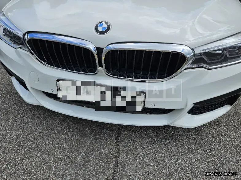Photo 2 of 23: 2018 BMW 520d xDrive — Korean insurance auction
