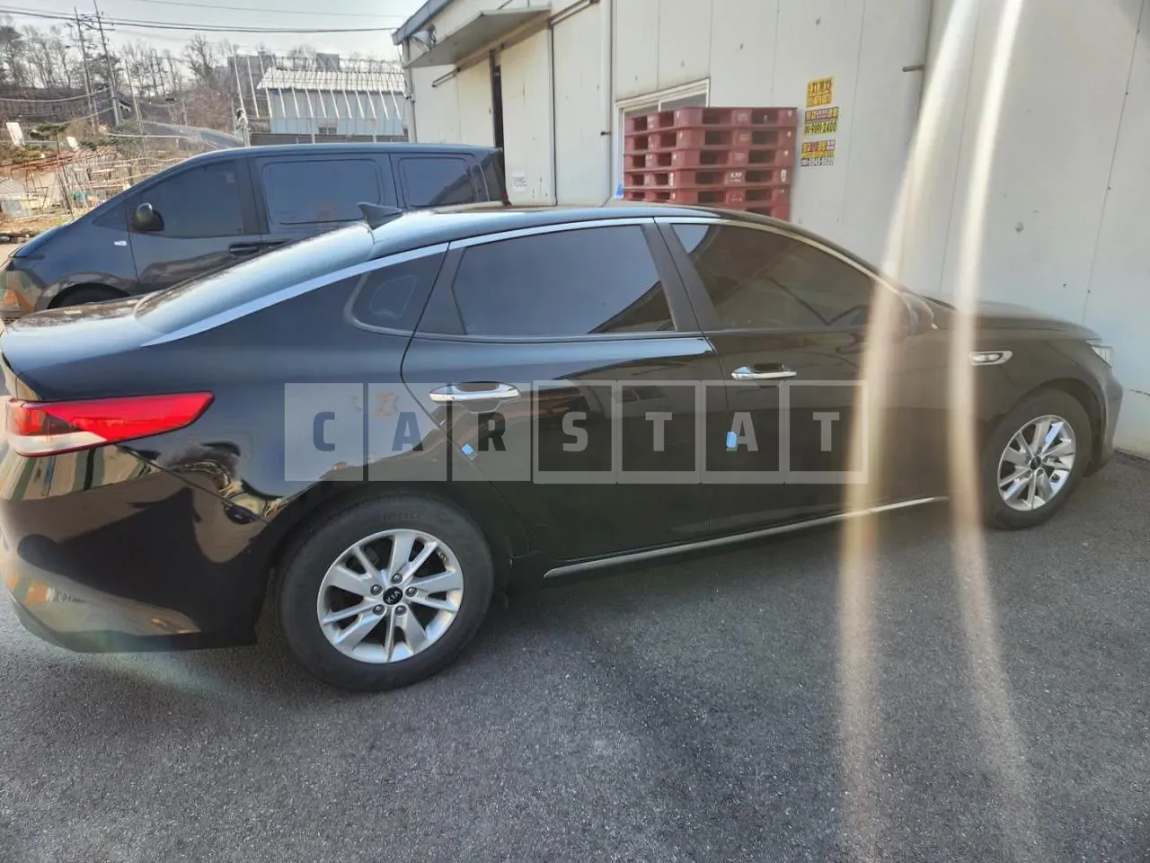 Photo 2 of 7: 2017 Kia K5, VIN KNAGS411BHA160740 — Korean insurance auction
